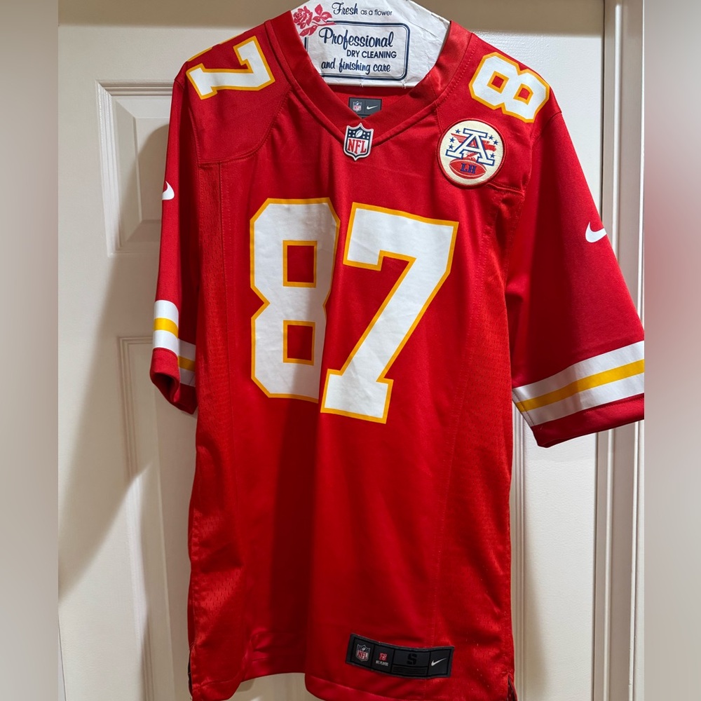 Travis Kelce Kansas City Chiefs red football jersey- men’s small. Used- like new